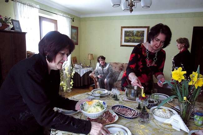 Ewa Waszkiewicz przyjmuje Polaków ze Wschodu prawie od samego początku trwania akcji