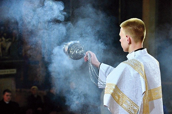 O oprawę liturgii zatroszczyli się świdniccy alumni