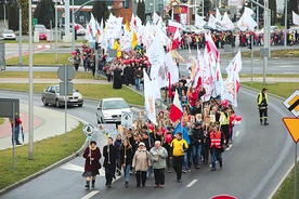 Powyżej: Wielka radosna manifestacja przeszła 29 marca ulicami Zielonej Góry 