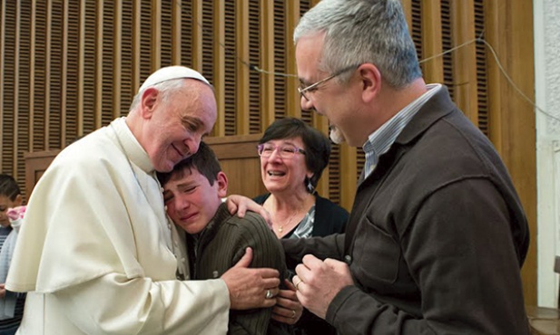 W 2013 r. uzdrowiony za wstawiennictwem rodziców św. Teresy Pietro spotkał się z Franciszkiem. W ramionach papieża rozpłakał się i mówił: to, że żyję, oznacza, że tak mocno kocha mnie Jezus