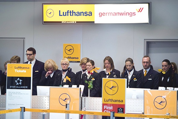 Minuta ciszy dzień po katastrofie była szczególnie przejmująca w siedzibie linii lotniczych Lufthansa i Germanwings