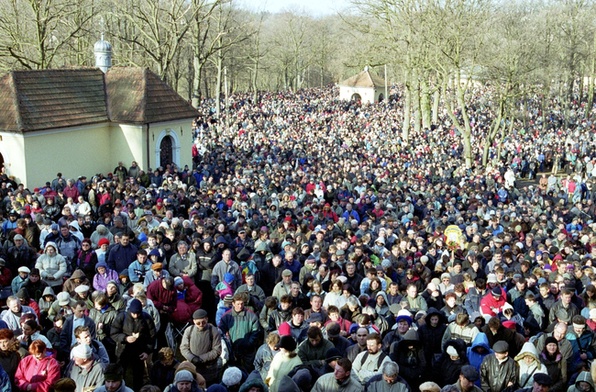 Tłumy na Misteriach w Kalwarii Pacławskiej i Zebrzydowskiej