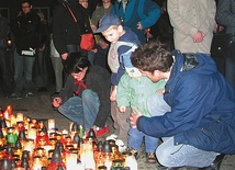 2 kwietnia 2005 r. pod katedrą św.  Mikołaja w Bielsku-Białej