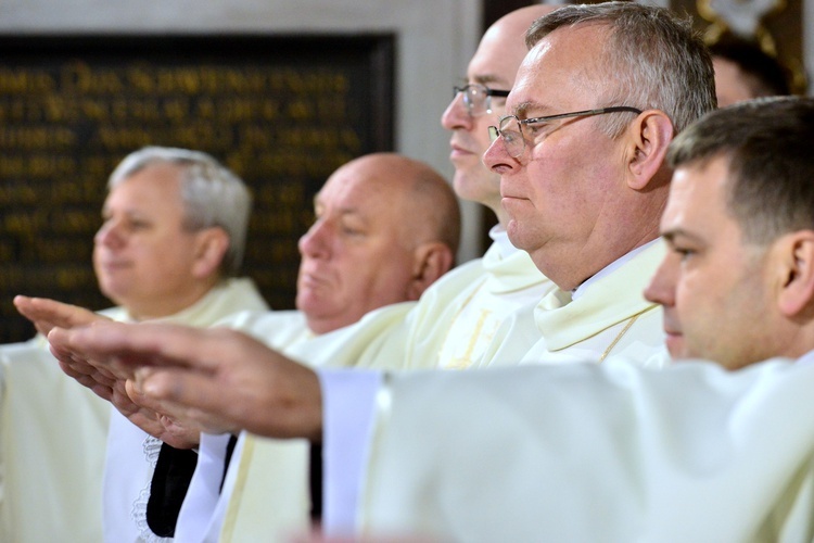 Wielki Czwartek - poświęcenie olejów