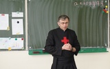 Rekolekcje w parafii i w szkole w Bobrownikach głosił o. Jerzy Wilk OSCam, misjonarz z Madagaskaru