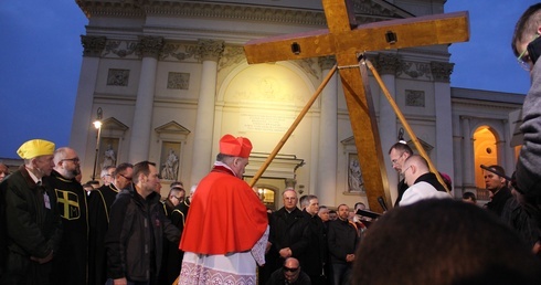 Ukrzyżowanie na ulicach Warszawy