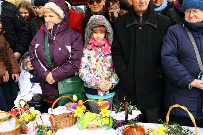 Święcenie pokarmów wielkanocnych. Kraków - 2015