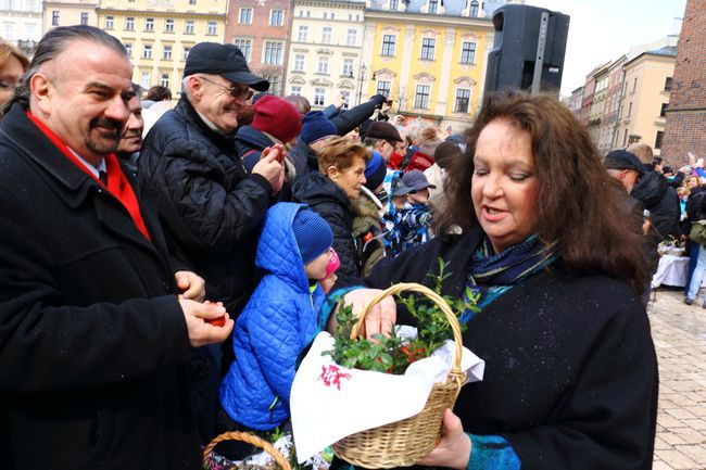 Święcenie pokarmów wielkanocnych. Kraków - 2015