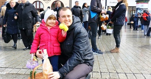 Święcenie pokarmów wielkanocnych. Kraków - 2015