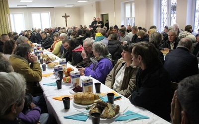 Bez domu, lecz nie bez wielkanocnego śniadania