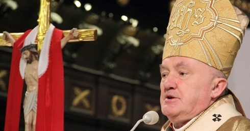 Kościół nie przygniata, ale dźwiga człowieka