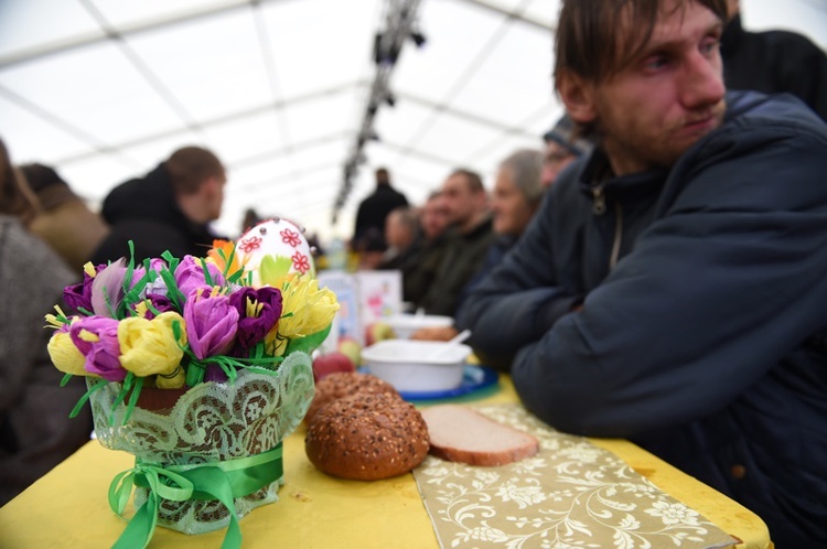 Śniadanie Wielkanocne dla potrzebujących