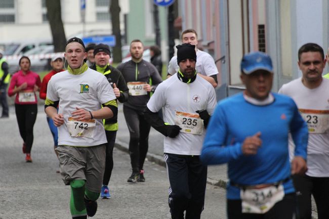 III "Bieg do pustego grobu"