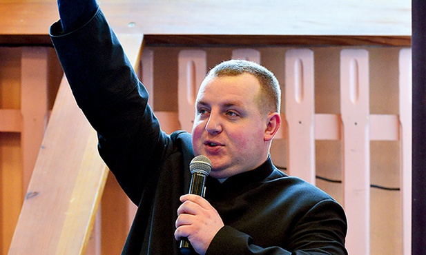 – Stanąć pod krzyżem ŚDM i wołać o miłosierdzie – bardzo wymowne – przekonuje ks. Paweł Łabuda