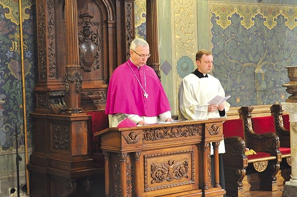  Katedra płocka stała się miejscem katechez o mazowieckich mocarzach krzyża świętego w związku z obchodzonym w tym roku jubileuszem diecezji płockiej