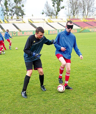 Pierwsza w Polsce drużyna piłki nożnej dla niewidomych powstała we Wrocławiu