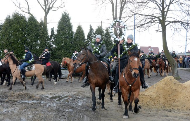 Procesja konna w Ostropie