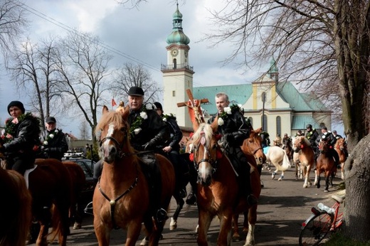 Procesja konna w Ostropie