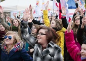  Okazuje się, że wielu młodych chce iść za Jezusem i czynią to z wielką radością