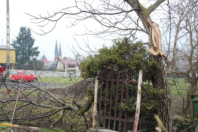 Samochód uderzył w dom w Czechowicach-Dziedzicach