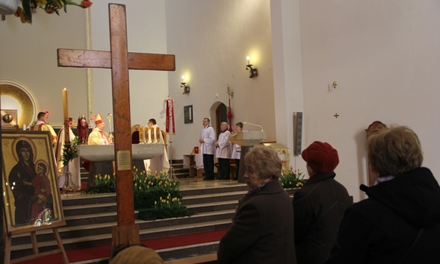 Eucharystii w skarżyskim sanktuarium MB Ostrobramskiej przewodniczył bp Henryk Tomasik