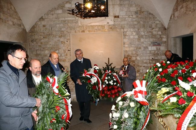 Hołd pamięci Marii i Lecha Kaczyńskich