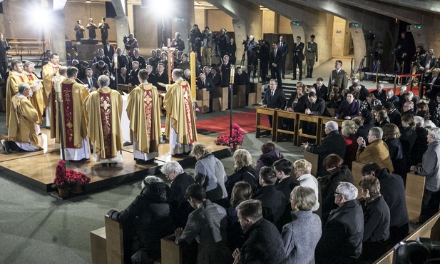 Kard. Nycz: Smoleńsk jak pusty grób