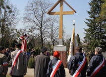 Krzyż Pamięci niczym pomost historii
