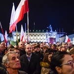 Tłumy na wieczornym Marszu Pamięci