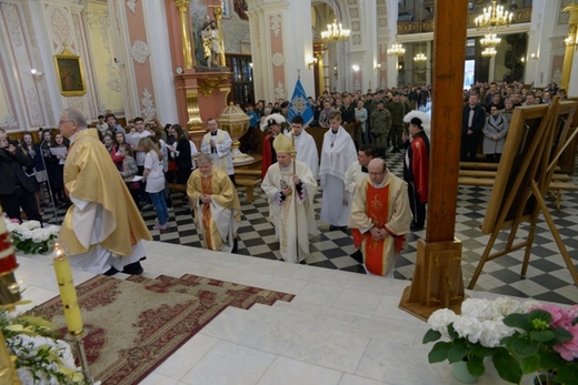 Peregrynacja symboli ŚDM w Szydłowcu i Opocznie