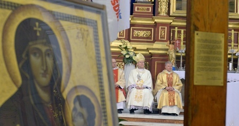 Nie chciejcie ojczyzny, która by nic nie kosztowała - mówił bp Piotr Turzyński, przypominając słowa św. Jana Pawła II