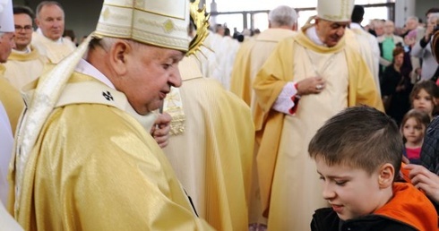 Kardynał i siostra Radość zapraszają na ŚDM