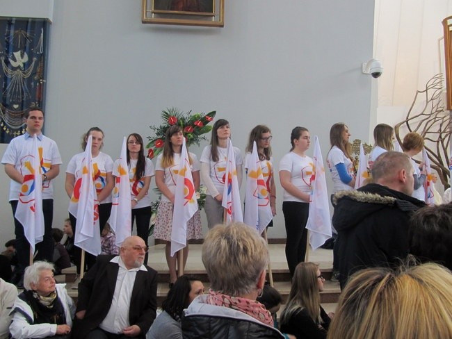 Niedziela Miłosierdzia - Msza z udziałem wolontariuszy ŚDM