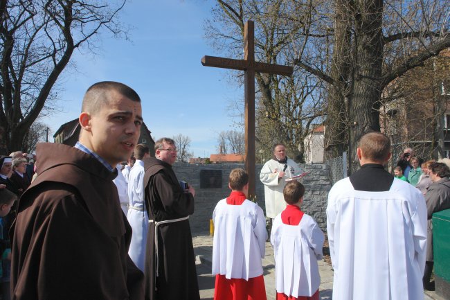 Krzyż w parafii franciszkańskiej w Gliwicach