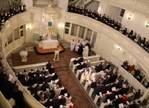 Jest jeden świat, który potrzebuje odkupienia i pojednania