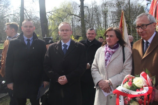 Uroczyste odsłonięcie tablicy ku czci "Inki" i "Zagończyka"