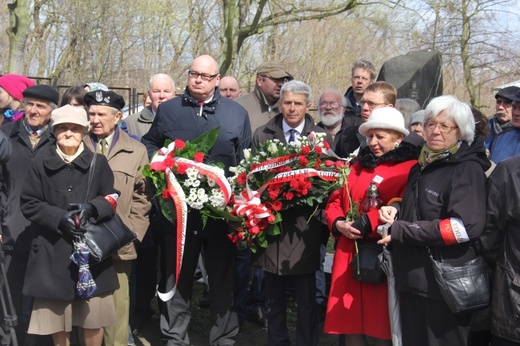 Uroczyste odsłonięcie tablicy ku czci "Inki" i "Zagończyka"