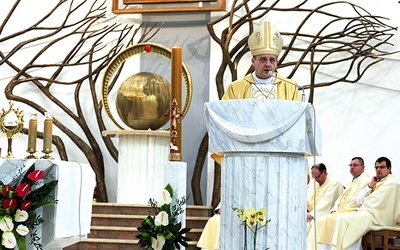  Bp Roman Pindel podczas Mszy św. w łagiewnickiej bazylice  