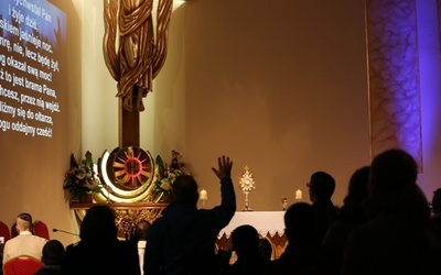 Ubiegłoroczny wieczór uwielbienia był dla wielu osób ważnym punktem świętowania Zmartwychwstania Pańskiego
