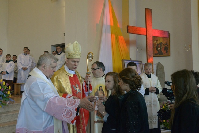 Symbole ŚDM w Przysusze, Kozienicach, Jedlińsku i Zwoleniu