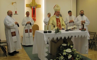 Świętowanie rozpoczęła uroczysta Msza św. w kaplicy domu akademickiego na Poczekajce