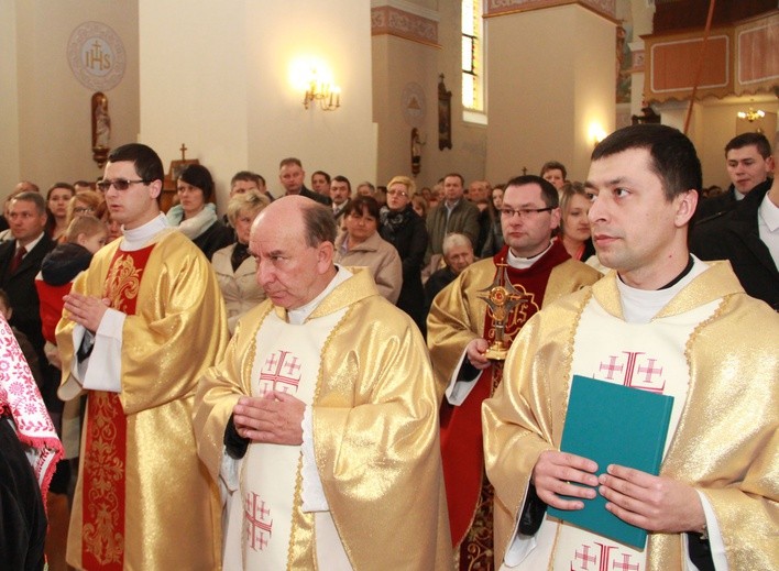 Relikwie św. Jana Pawła II w Podegrodziu