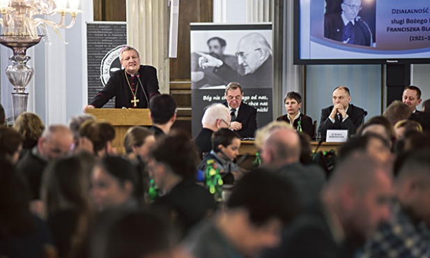 – Sprawa beatyfikacji ks. Blachnickiego wchodzi w decydującą fazę. Niebawem powinna byż znana data uroczystości – mówił w Sejmie  bp Adam Wodarczyk