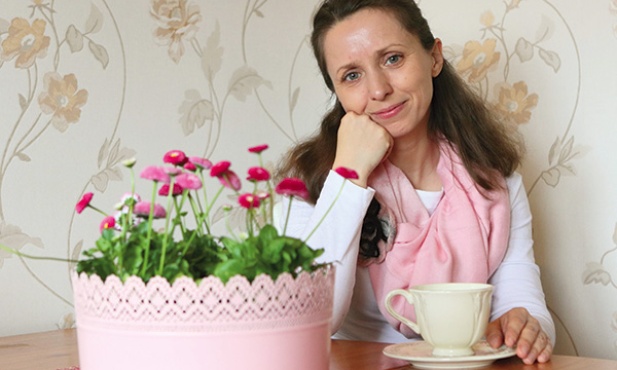 Aleksandra Scelina  żona Iwona, mama Janka, Pia i Józia,  związana z uwielbieniową  Wspólnotą Czwartkową z Chorzowa 