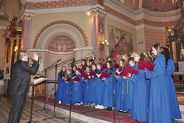 Koncert organowo-wokalny. Scholą parafialną kieruje ks. Witold Garbuliński