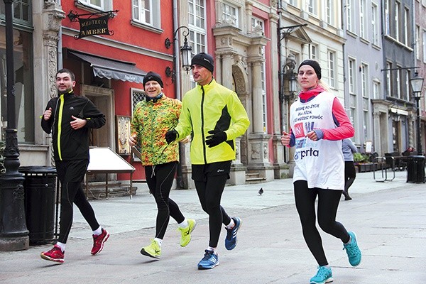 Na odcinku do Gdańska Andrzejowi (żółta bluza) towarzyszyli Patrycja, Piotrek i Wojtek, którzy – jak wielu innych – słysząc o jego planach, spontanicznie przyłączali się do akcji