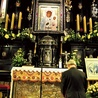 Biskup płocki w kaplicy jasnogórskiego obrazu zawierzył Maryi dzieło nawiedzenia