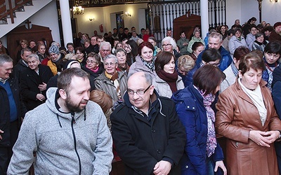  Konferencje na Kozieńcu głosi Witek Wilk (z lewej z brodą)