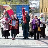 Mówią, że nie jest ważne,  ilu ich idzie, lecz że są osoby, które mają pragnienie modlitwy wynagradzającej