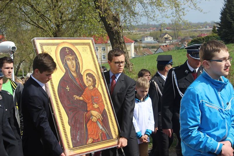 Peregrnacjia krzyża i ikony